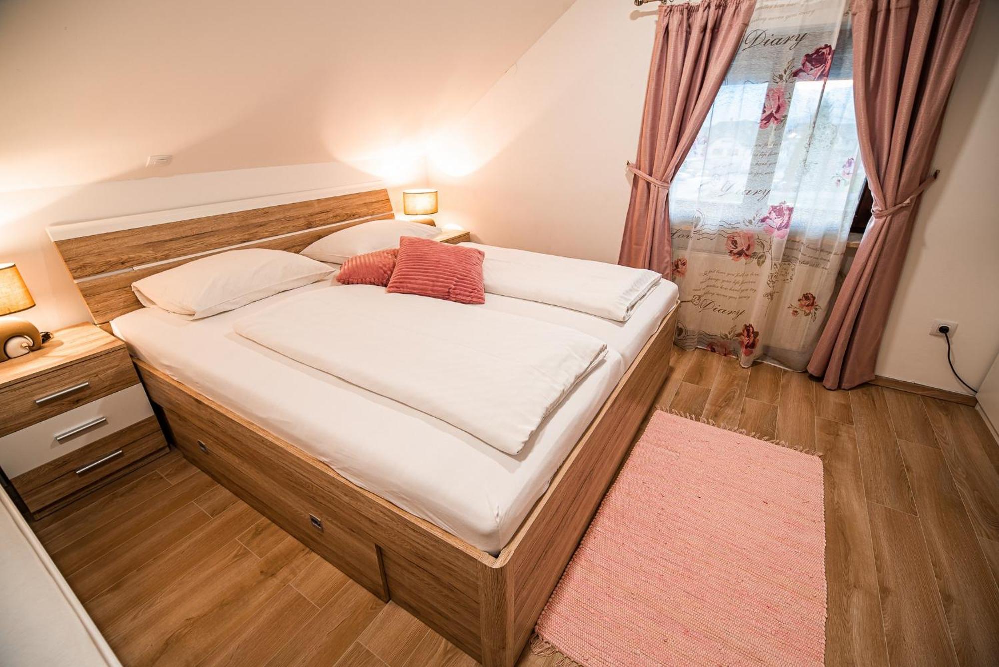 Guesthouse Leski Dvor Lesce  Zimmer foto