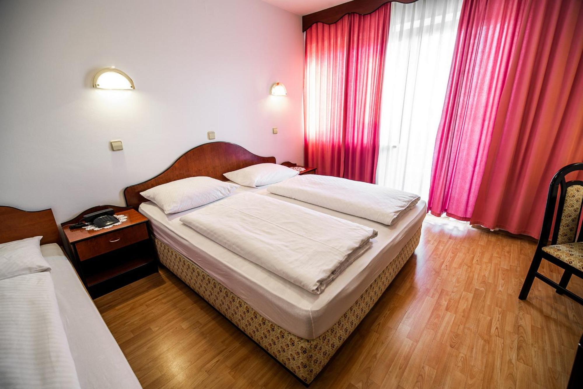 Guesthouse Leski Dvor Lesce  Zimmer foto